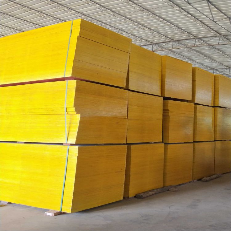 弘獅建筑模板經(jīng)過嚴(yán)格的工序生產(chǎn)出優(yōu)質(zhì)模板